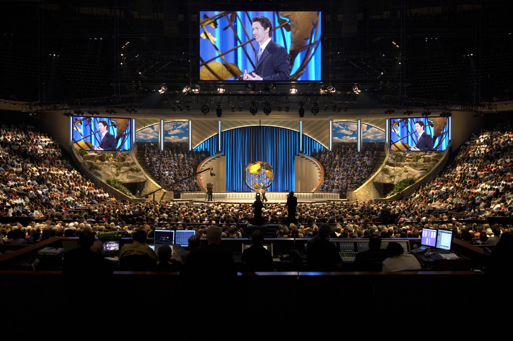 Lakewood Church stage and congregation